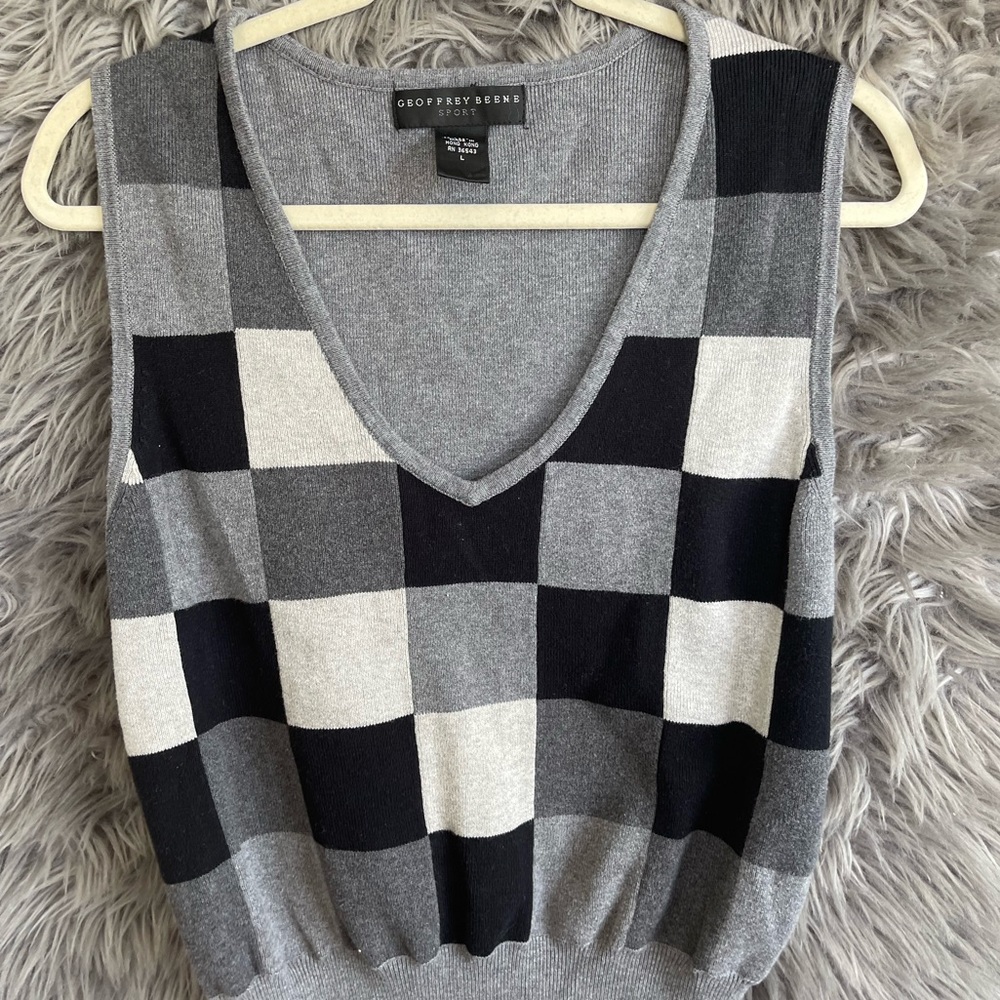 checkered sweater vest 🌾🌾